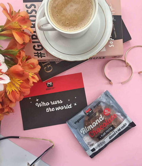 Bio tamsaus šokolado sausainis su baltymais