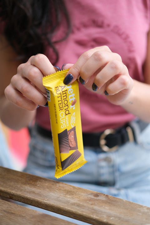 Ekologiški riešutų sviesto krepšeliai su migdolų kremu