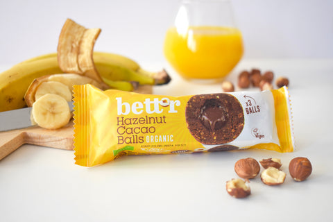 Ekologiški vaisių rutuliukai su lazdyno riešutų ir kakavos įdaru