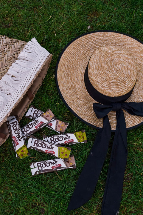 Ekologiškas baltymų batonėlis su lazdyno riešutais, padengtas šokoladu