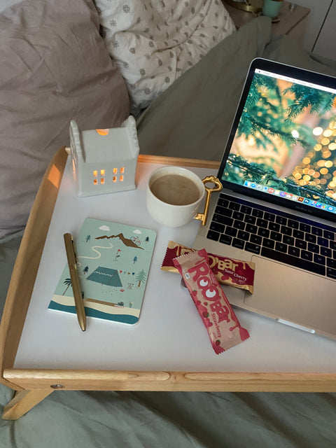 Ekologiškas rožinis šokoladu dengtas braškinis batonėlis