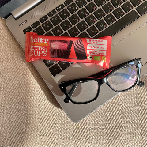 BIO riešutų sviesto krepšeliai su braškių kremu